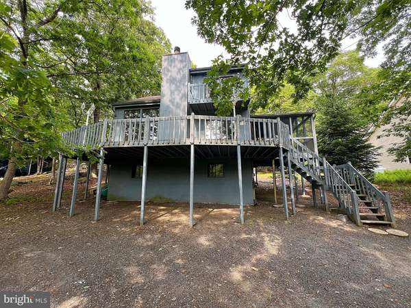 6471 DECKER RD, Bushkill, PA 18324