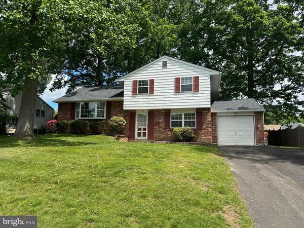 708 KING WAY, Warminster, PA 18974