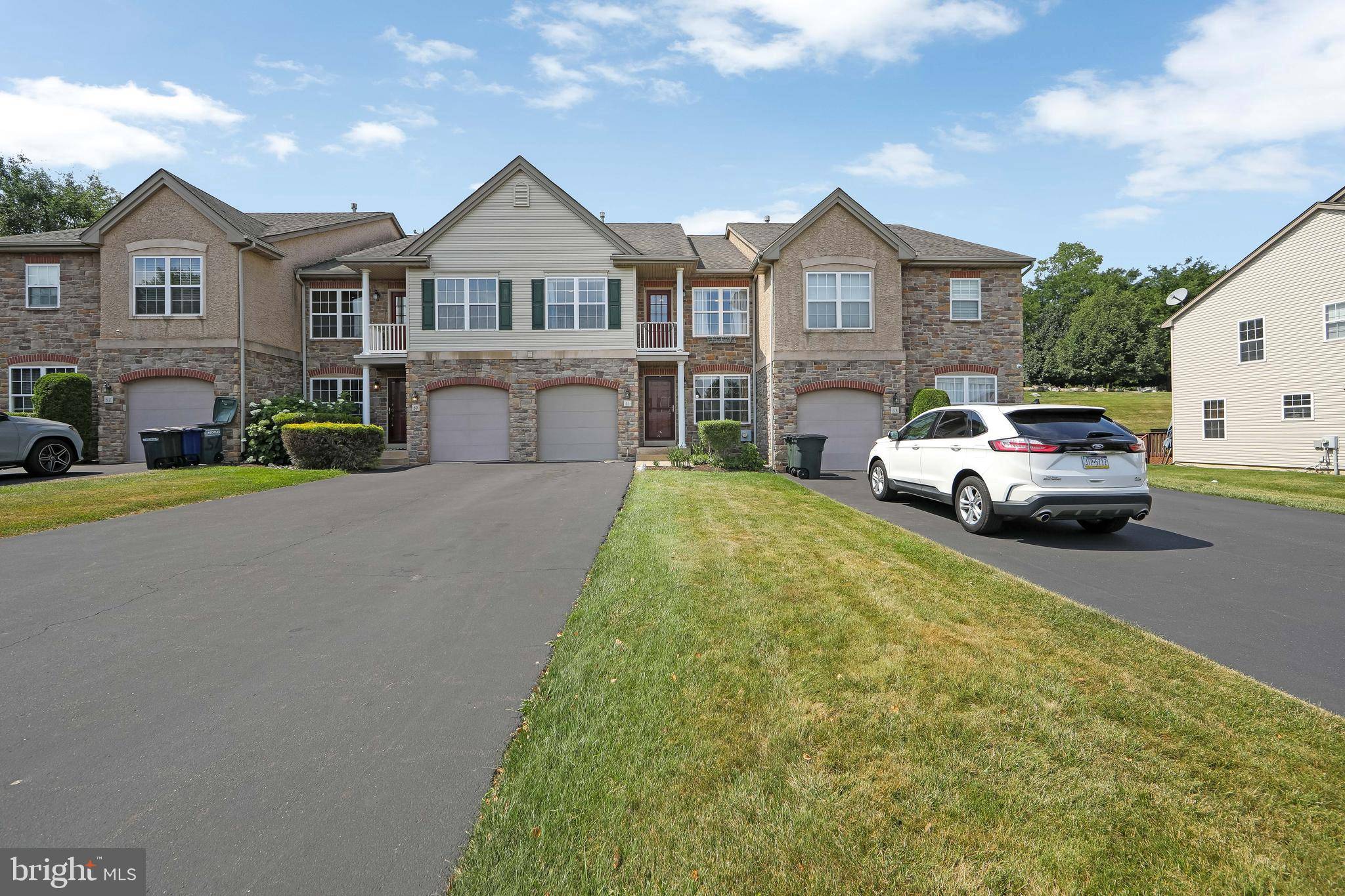 Feasterville Trevose, PA 19053,61 SUNRISE CT