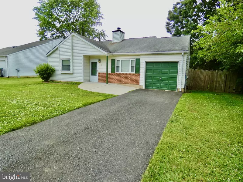 4 KAREN CT, New Castle, DE 19720