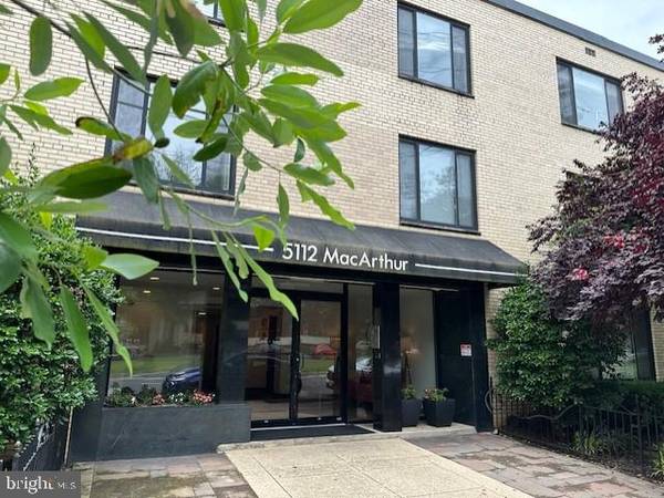 5112 MACARTHUR BLVD NW #104, Washington, DC 20016