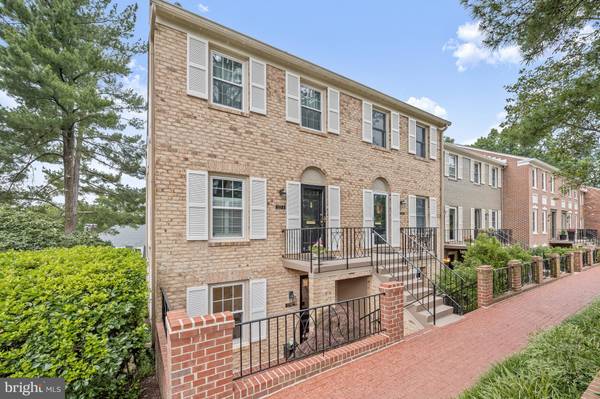 3227 SUTTON PL NW #C, Washington, DC 20016