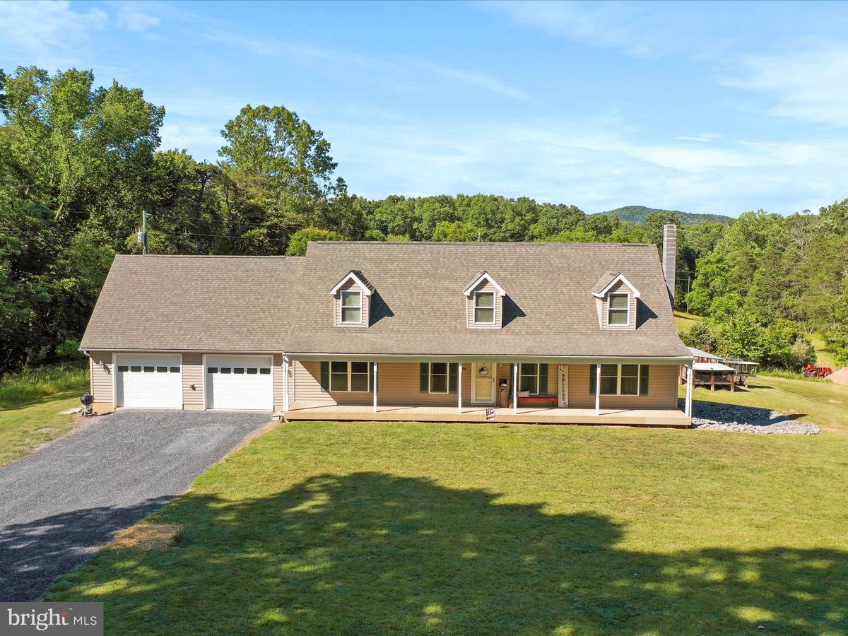 Mount Jackson, VA 22842,84 BARRICK LN