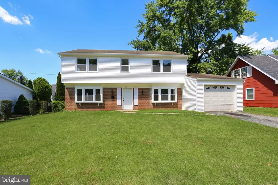 23 HUMMINGBIRD LN, Willingboro, NJ 08046