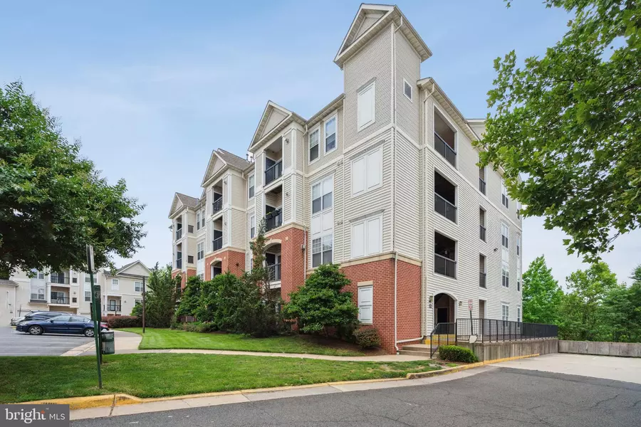 11352 ARISTOTLE DR #7-105, Fairfax, VA 22030