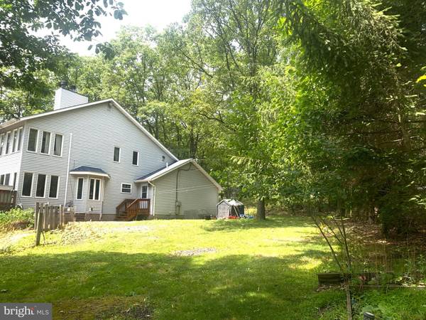 141 RUSHMORE RD, Effort, PA 18330