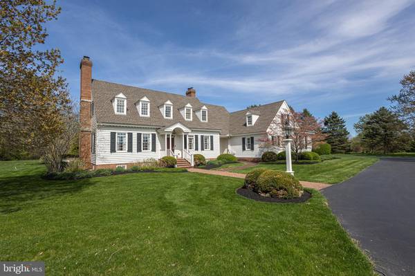 8 ELY FARM LN, Newtown, PA 18940