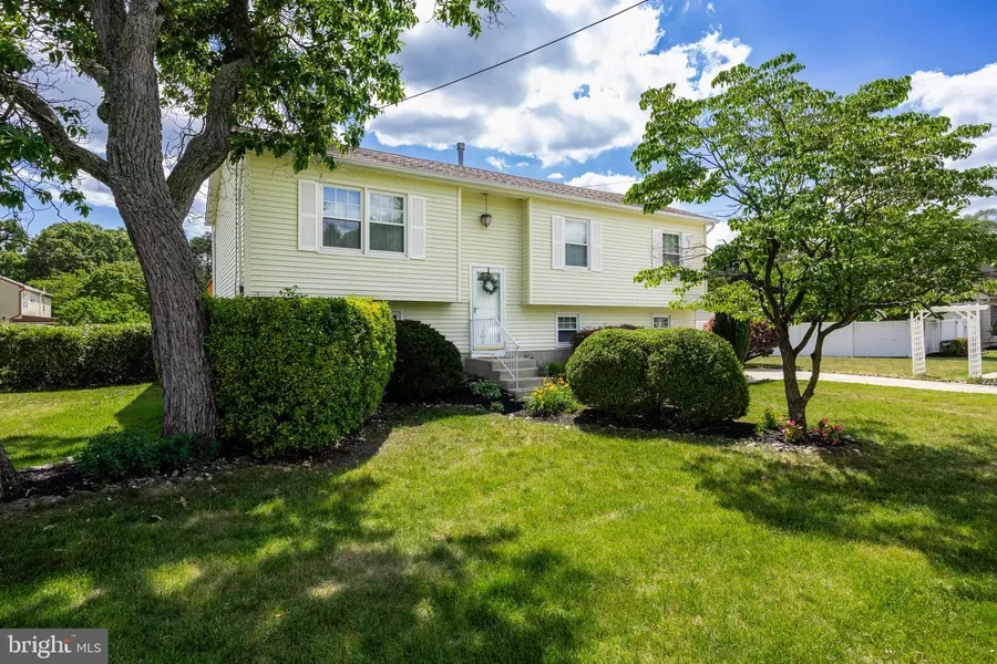 108 GARDEN AVE, Blackwood, NJ 08012