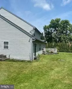 Reading, PA 19608,1422 HILLPOINT CIR