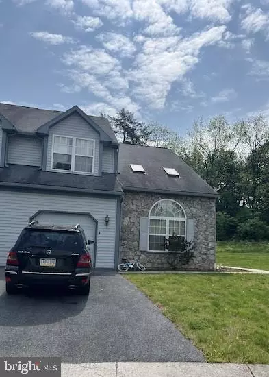 Reading, PA 19608,1422 HILLPOINT CIR