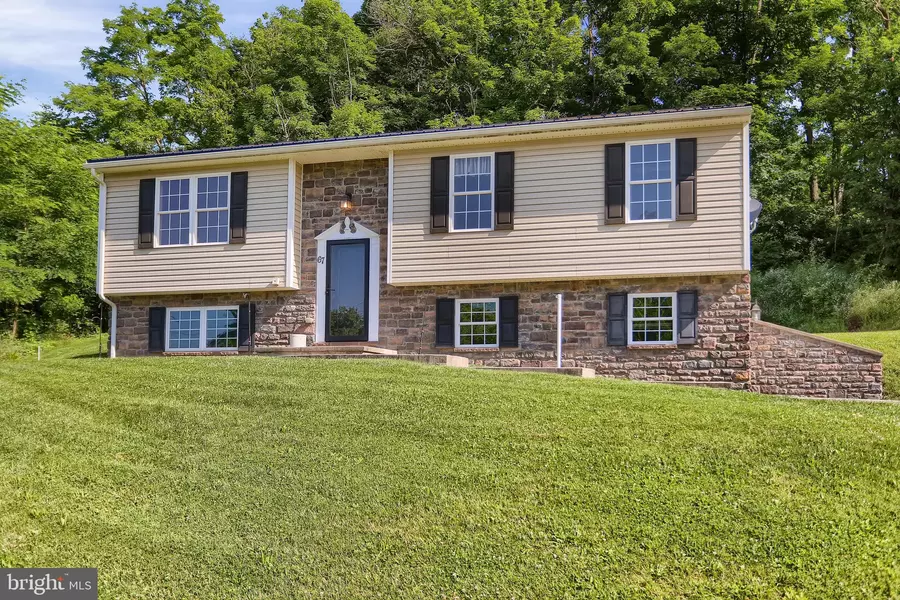 67 WEATHERBY WAY, Mifflintown, PA 17059