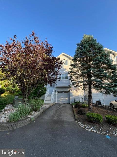 Toms River, NJ 08753,161 IMPATIENS CT