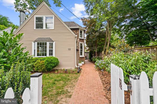 12 WELLESLEY CIR, Glen Echo, MD 20812