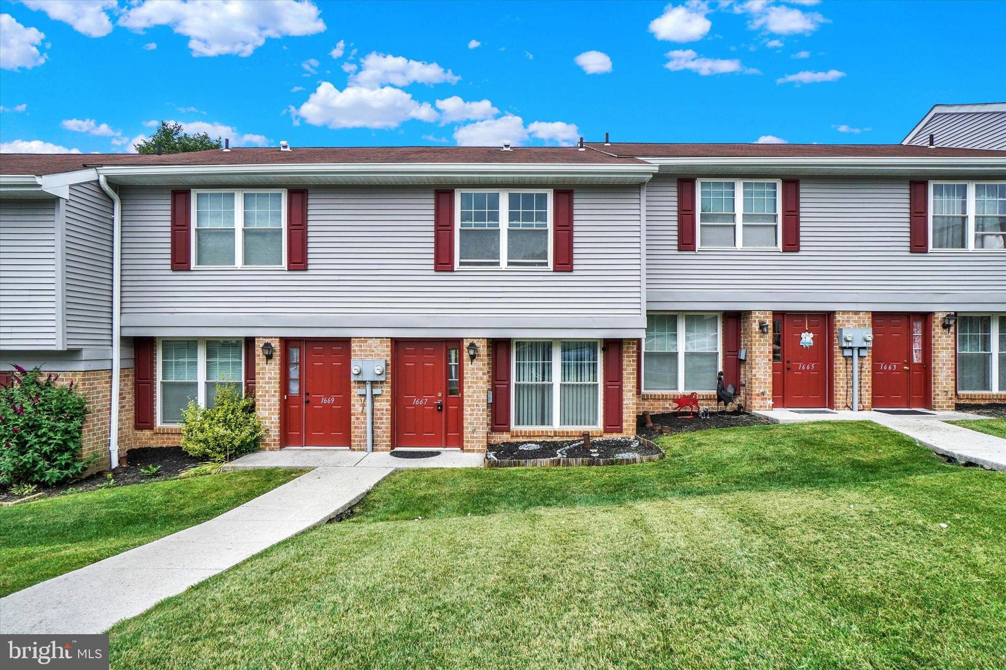1667 LONG DR #134, York, PA 17406