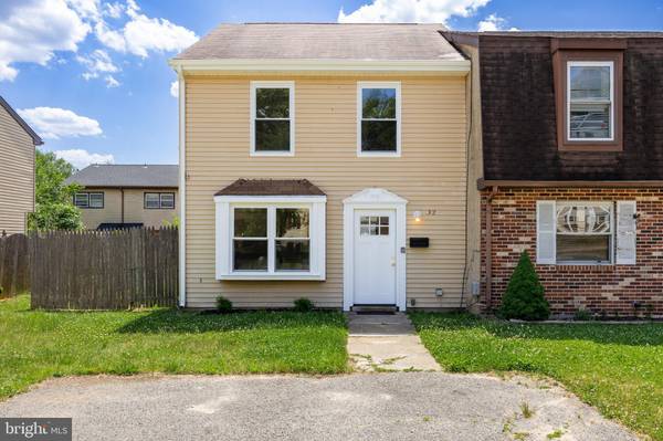 32 PRESIDENTIAL DR, Sicklerville, NJ 08081