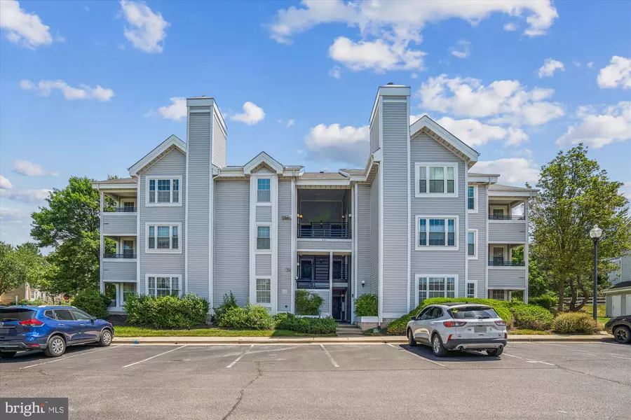 601 FOREST WALK LN #304, Odenton, MD 21113