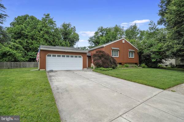 13 S FAWN DR, Newark, DE 19711