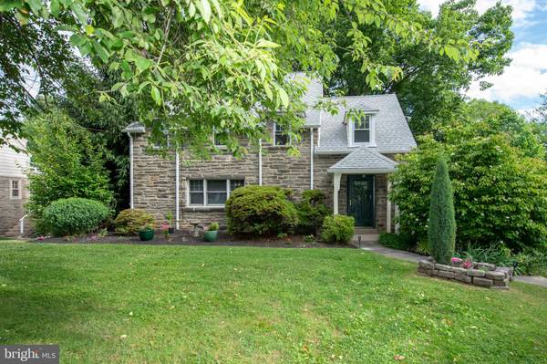 1402 LINDSAY LN, Jenkintown, PA 19046