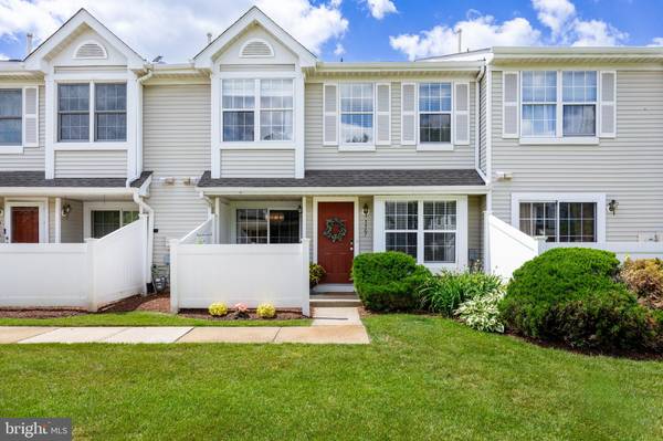 3507 FENWICK LA, Mount Laurel, NJ 08054