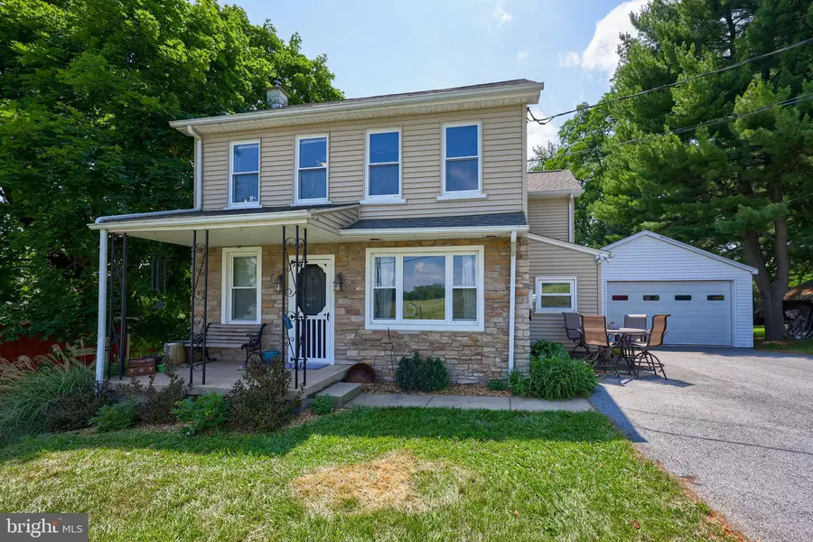 204 CEDAR DR, Leola, PA 17540