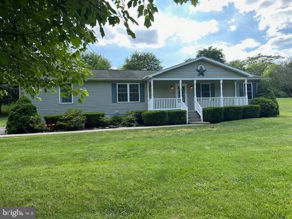 4368 GOLF COURSE RD, Martinsburg, WV 25405