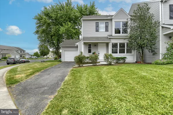 17 NOTTINGHAM DR, Mechanicsburg, PA 17050