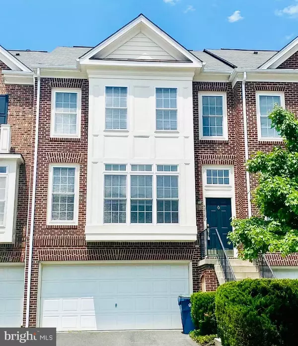 42682 ROLLING ROCK SQ, Chantilly, VA 20152