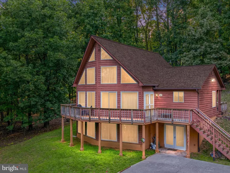 1131 MASSANUTTEN MOUNTAIN DR, Front Royal, VA 22630