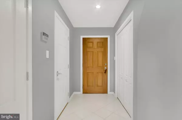York, PA 17402,2524 FAIRWAY DR #2524