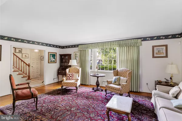 31 LANTERN LN Cherry Hill, NJ 08002