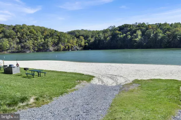 6706 WOODRIDGE RD New Market, MD 21774