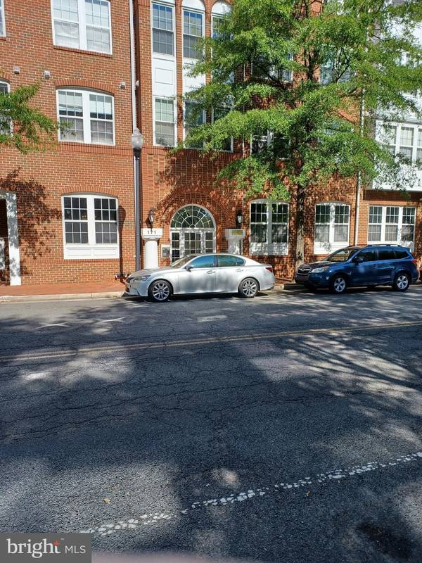 171 SOMERVELLE ST #102, Alexandria, VA 22304