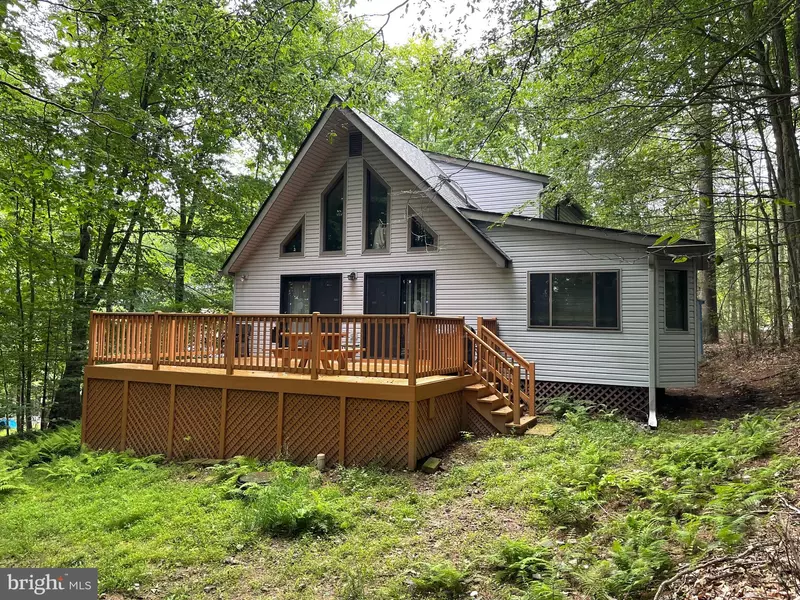 125 FLY ROD CT, Pocono Lake, PA 18347