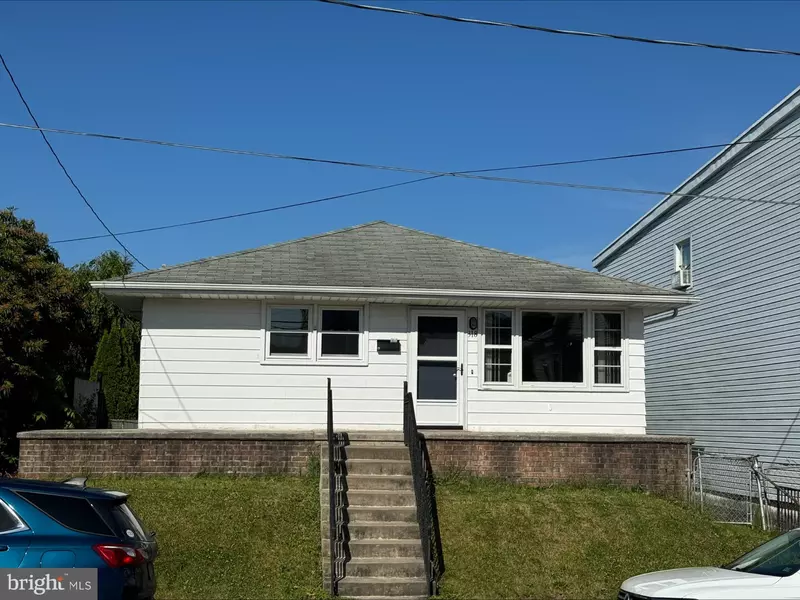 318 S BALLIET ST, Frackville, PA 17931