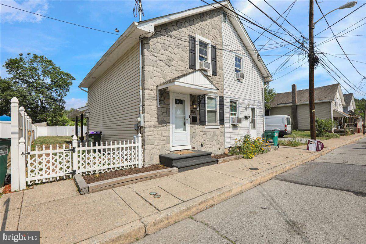 Birdsboro, PA 19508,123 CINDER ST