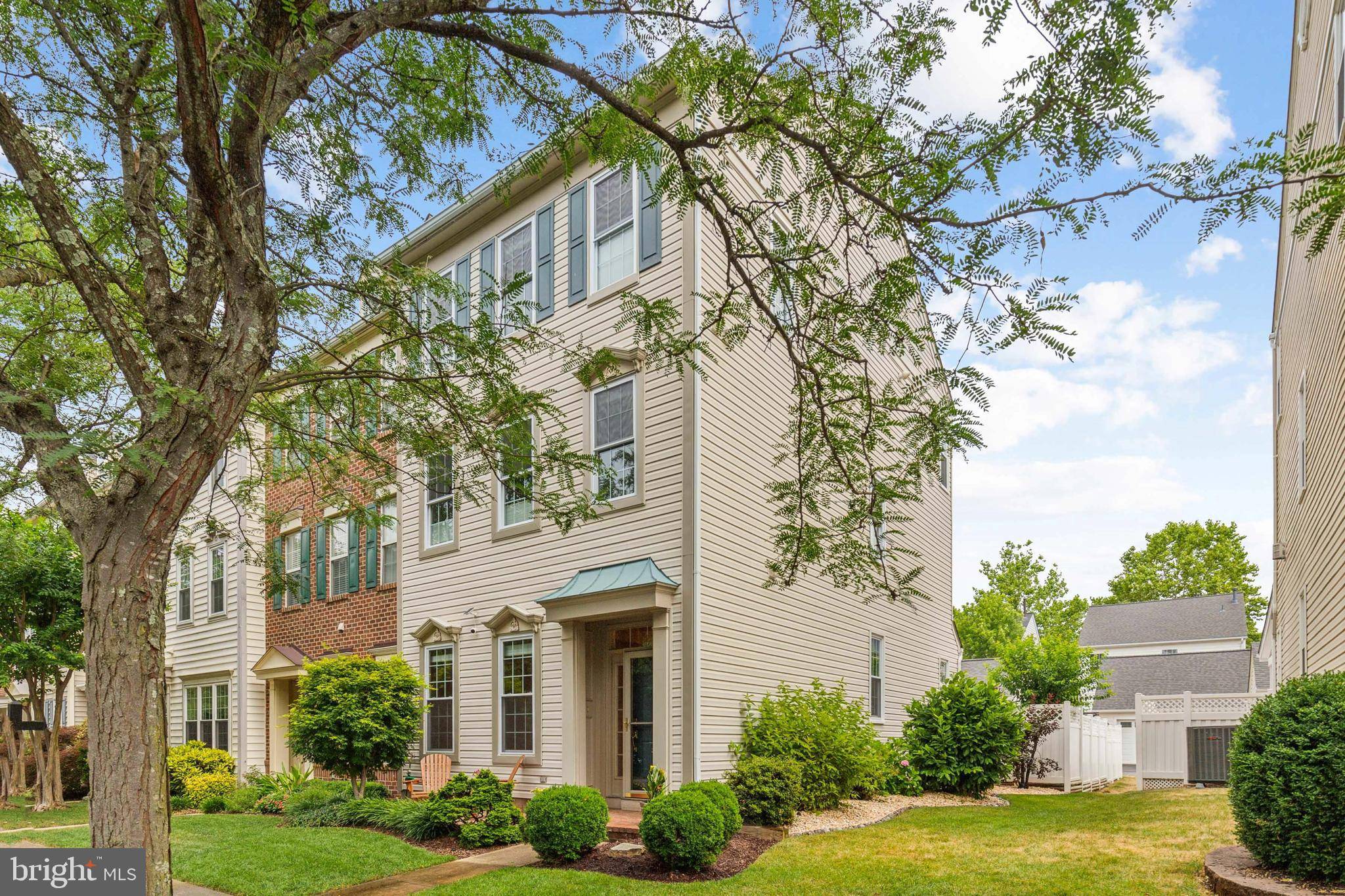 Chantilly, VA 20152,42818 CEDAR HEDGE ST