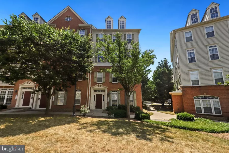 5708 CALLCOTT WAY #T, Alexandria, VA 22312