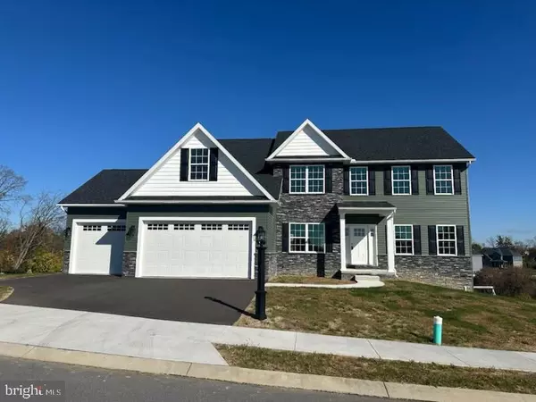 427 DELANIE DR, Greencastle, PA 17225