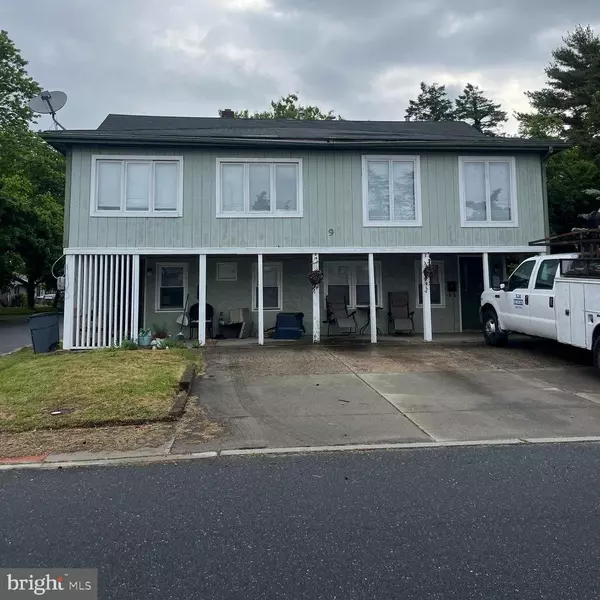 9 W CONNECTICUT AVE, Somers Point, NJ 08244