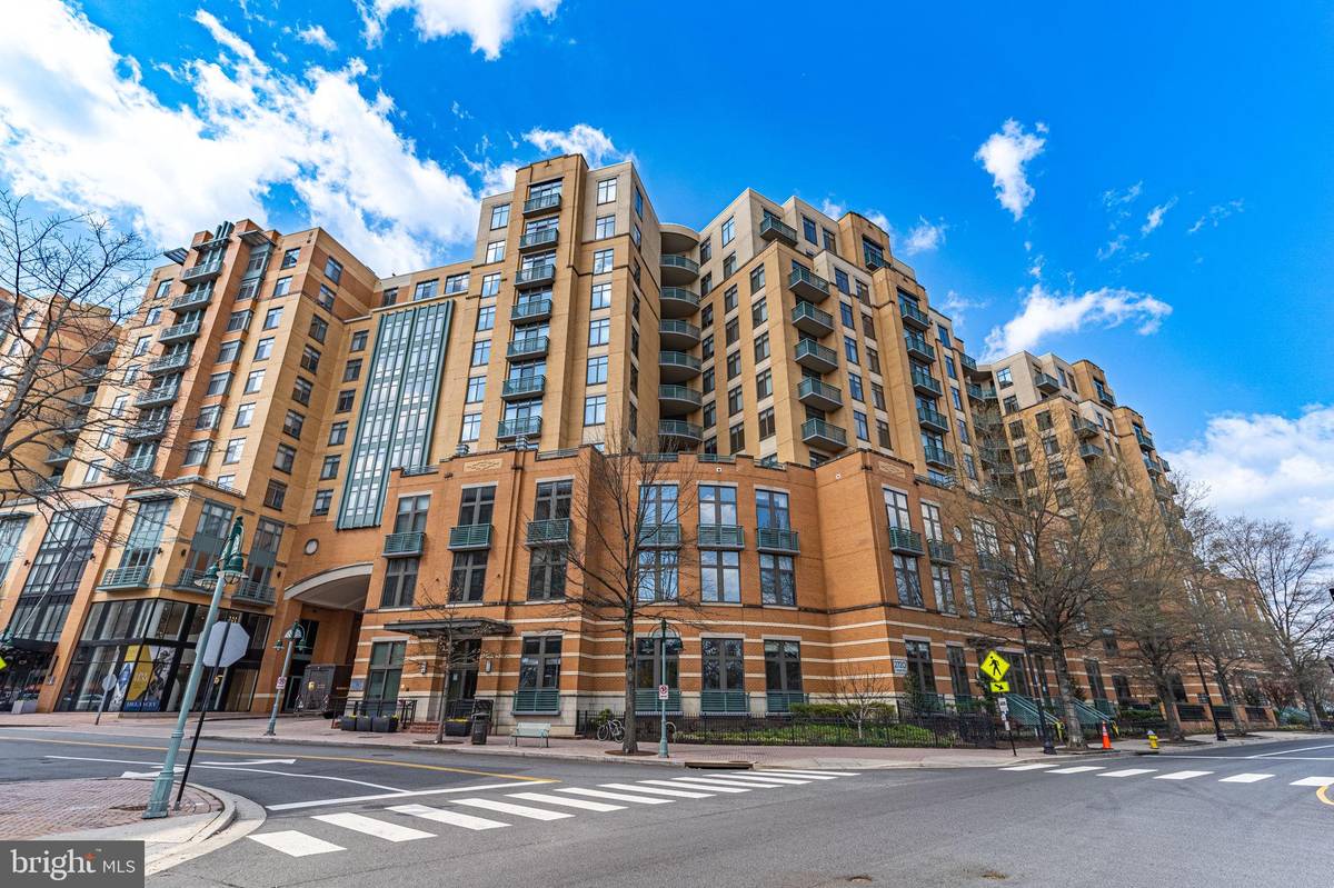 Arlington, VA 22206,2720 S ARLINGTON MILL DR #210