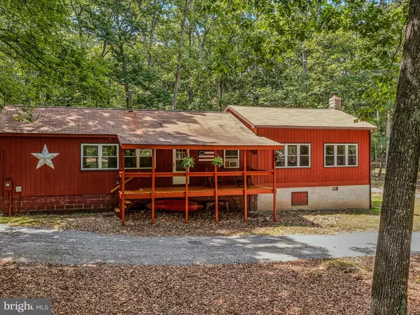 Great Cacapon, WV 25422,50 BENCH LN