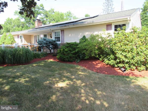 15 DAVISON RD, Hightstown, NJ 08520