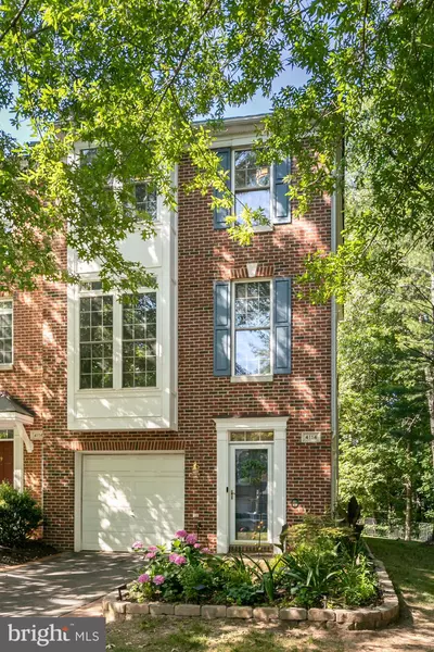 4114 FAIRFAX CENTER CREEK DR, Fairfax, VA 22030