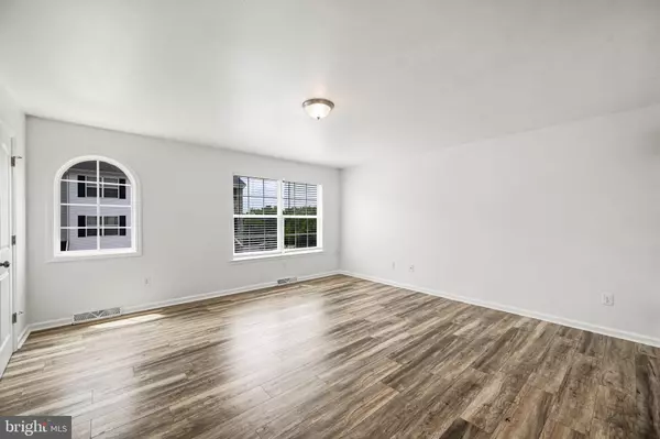 Red Lion, PA 17356,910 LANTERN CT #910
