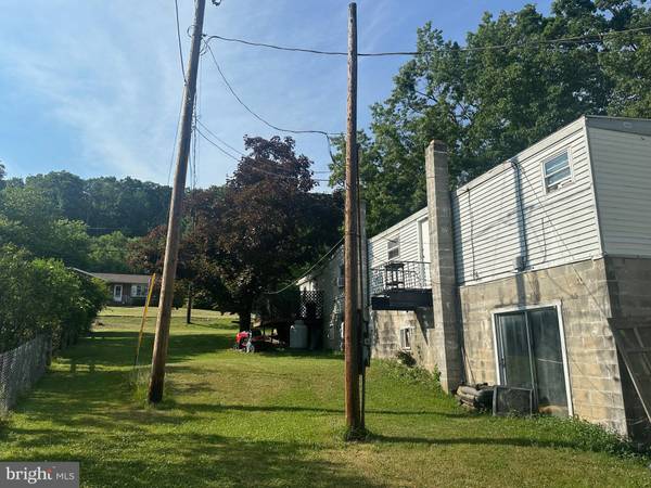 Tamaqua, PA 18252,208 OWL CREEK RD