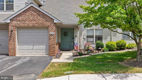 5204 COBBLESTONE DR, Mechanicsburg, PA 17055