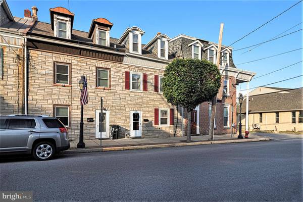 5 N MAIN ST, Spring City, PA 19475