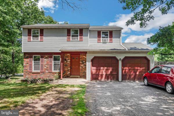 Perkasie, PA 18944,301 THISTLE LN