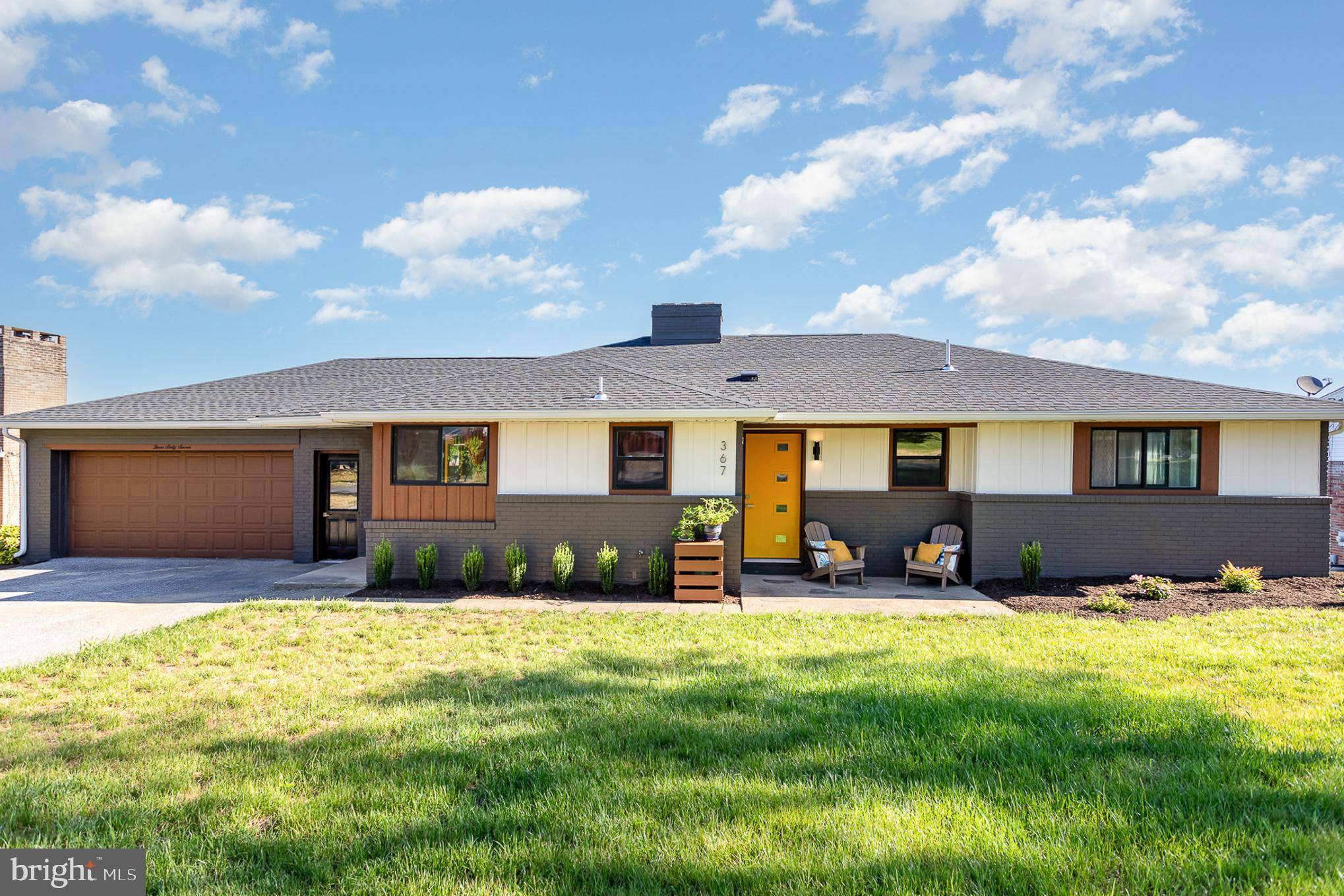367 RANDOLPH DR, York, PA 17403