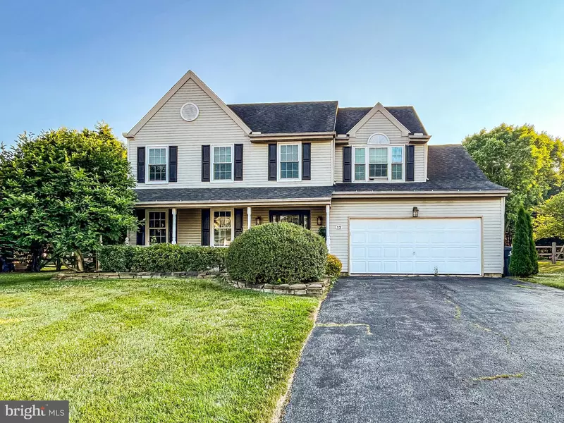 12 THISTLEBERRY DR, Newark, DE 19702